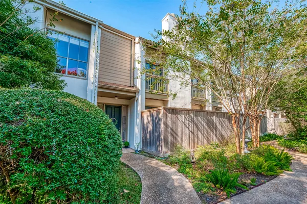 $169,000 | 2100 Tanglewilde Street, Unit 189, Houston, TX 77063