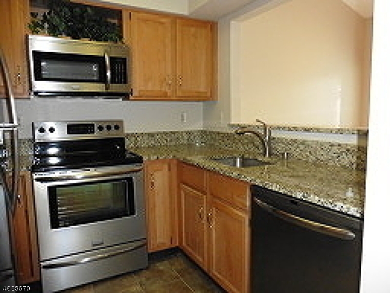 23 Morgan Court, Unit 23 Bedminster, NJ 07921 - Photo 5 of 18