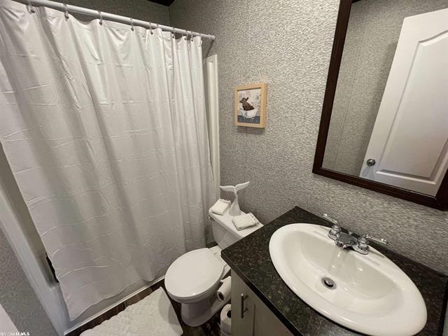17644 County Road 16 Foley, AL 36535 - Photo 13 of 16 Guest Bath