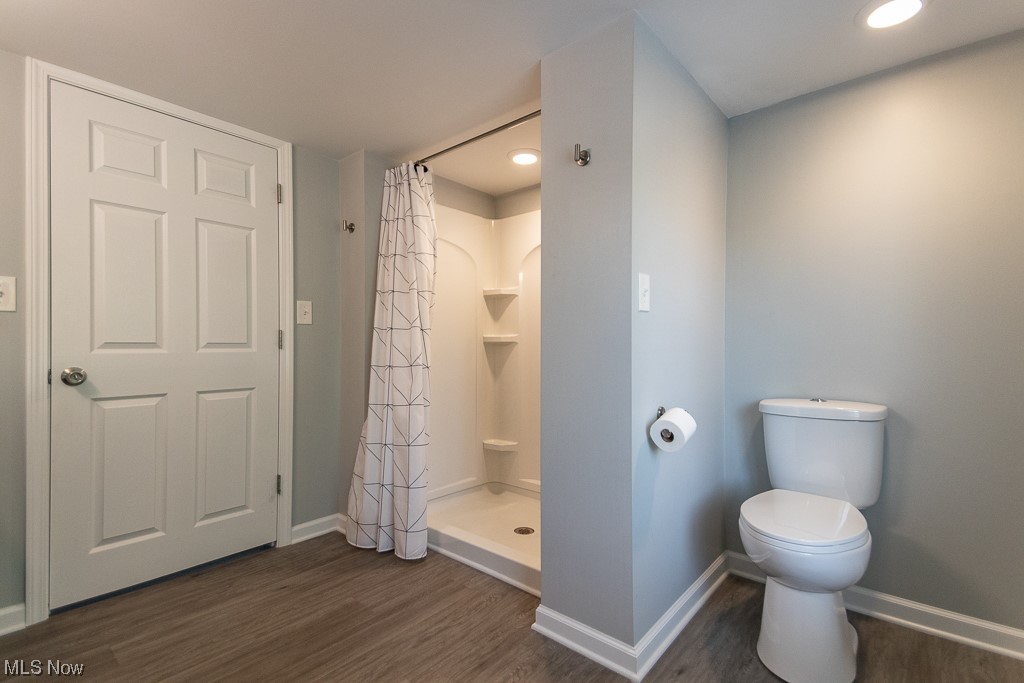 32145 Dickerson Road Willowick, OH 44095 - Photo 23 of 32 Gallery Image 23