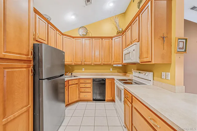 $499,000 | 66 Sarah Court, Amityville, NY 11701