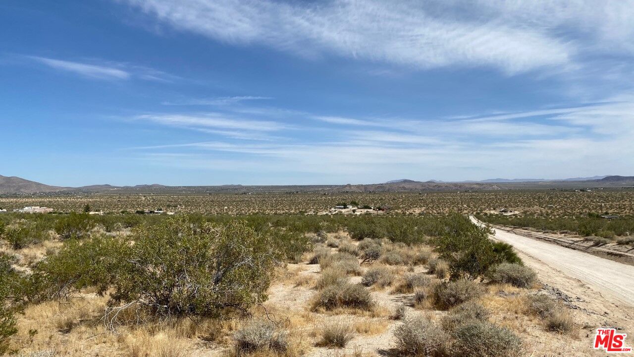 6800 Mojave Ranch Road Joshua Tree, CA 92252 - Photo 1 of 6 a view of city and mountain