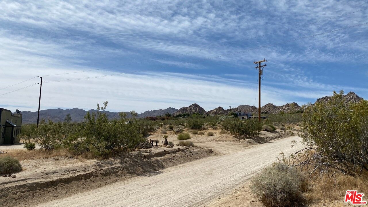 6800 Mojave Ranch Road Joshua Tree, CA 92252 - Photo 4 of 6 a view of a city from a terrace