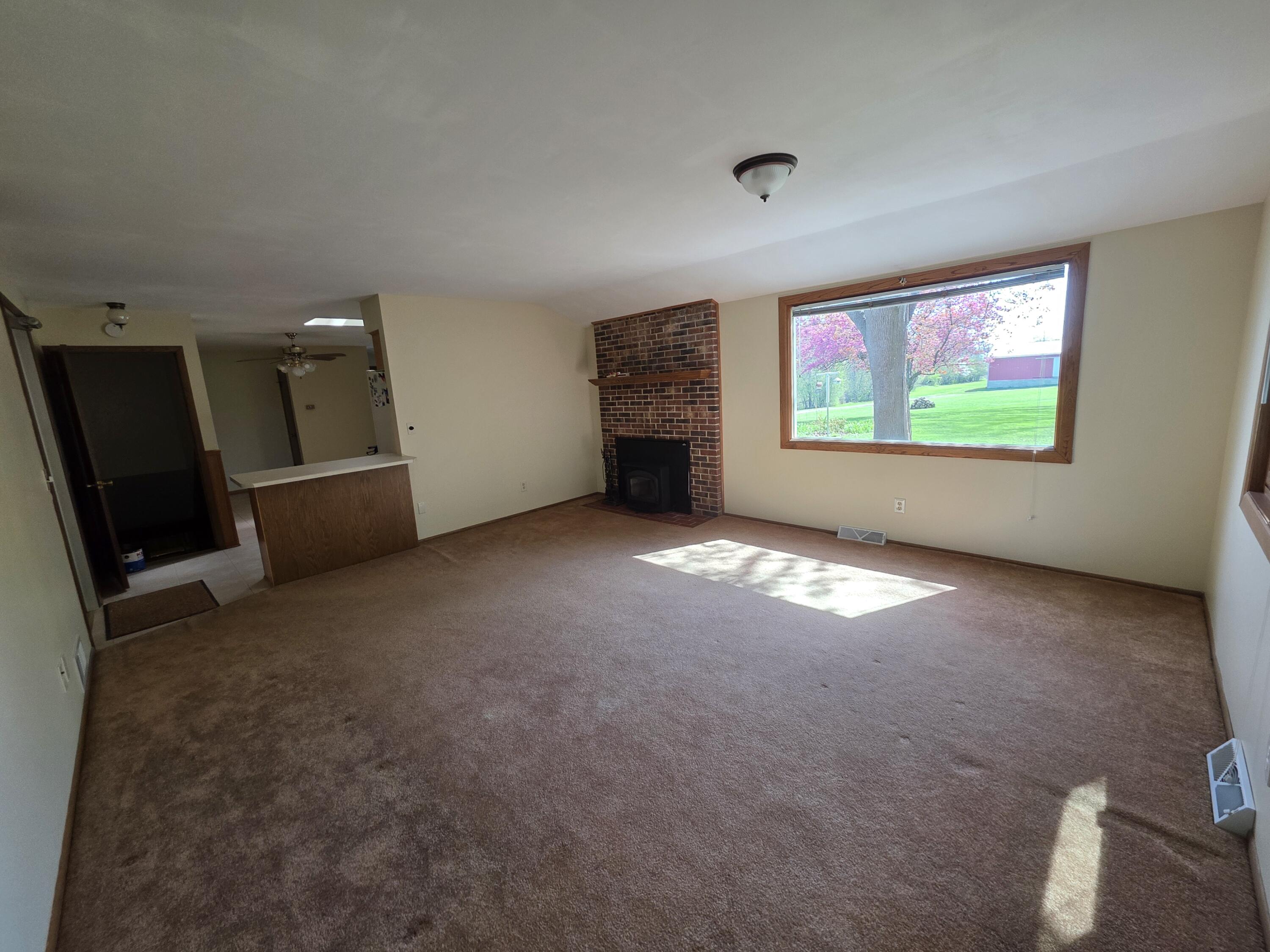 S53W24945 Glendale Road Waukesha, WI 53189 - Photo 21 of 48 21