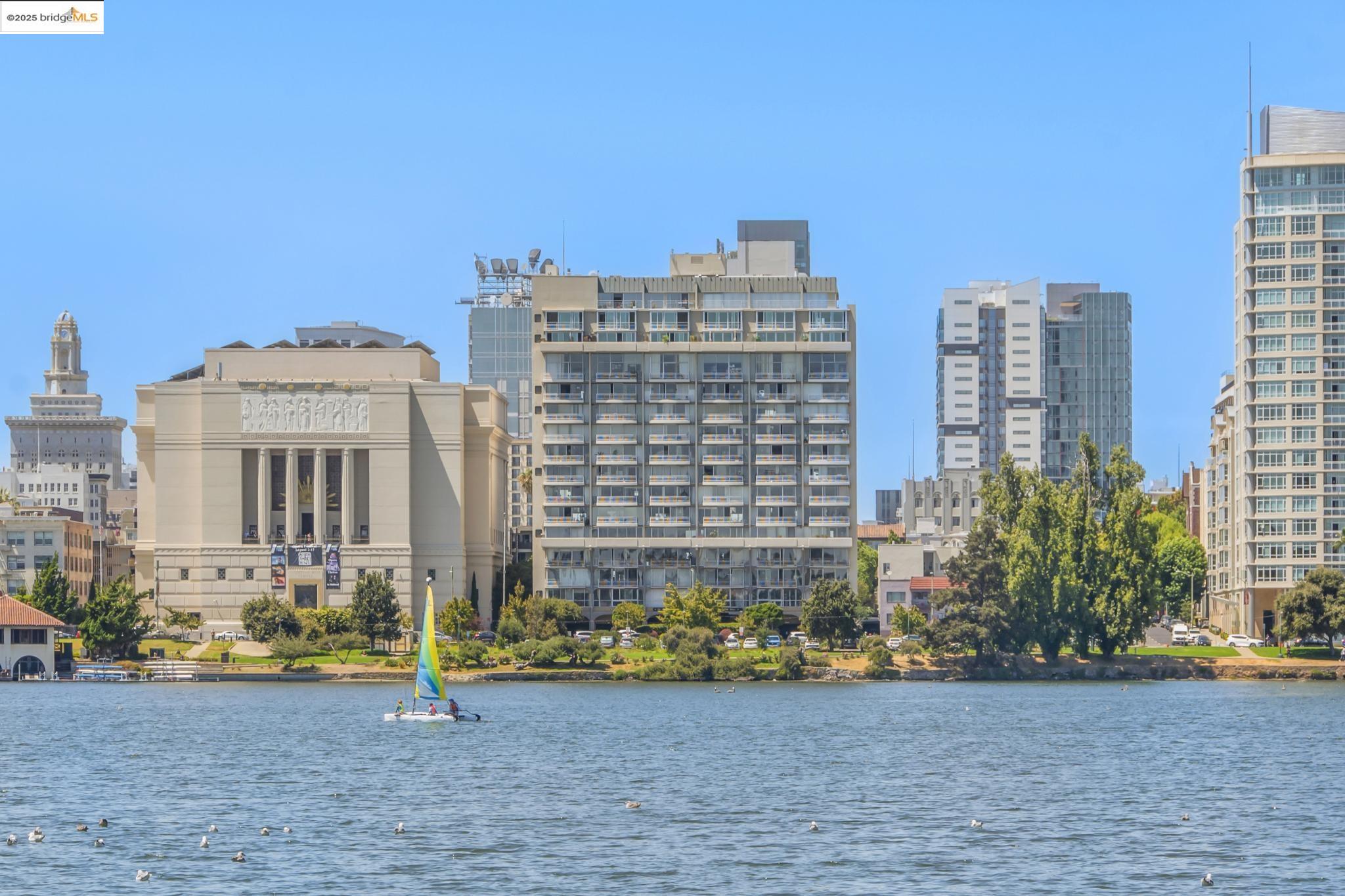 1555 Lakeside Drive, Unit 190 Oakland, CA 94612 - Photo 41 of 45 a view of a multi story building