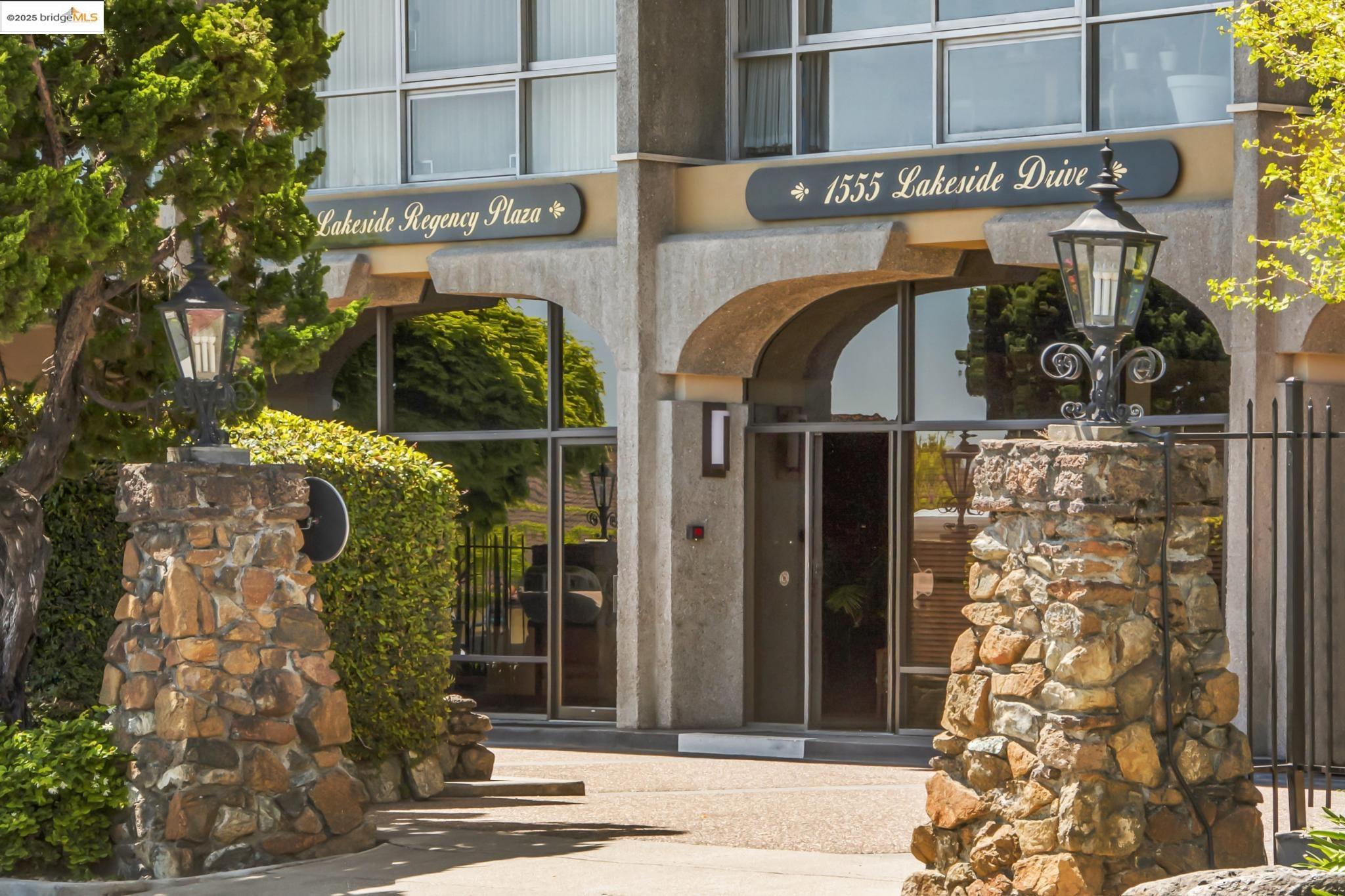 1555 Lakeside Drive, Unit 190 Oakland, CA 94612 - Photo 42 of 45 a front view of a building