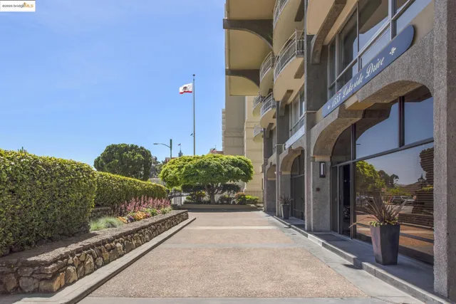 a view of a pathway both side of building