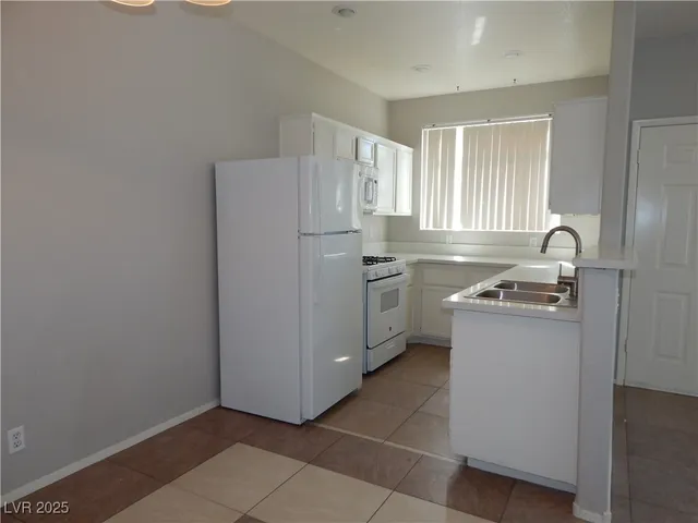 $1,495 | 2201 Ramsgate Drive, Unit 325, Henderson, NV 89074
