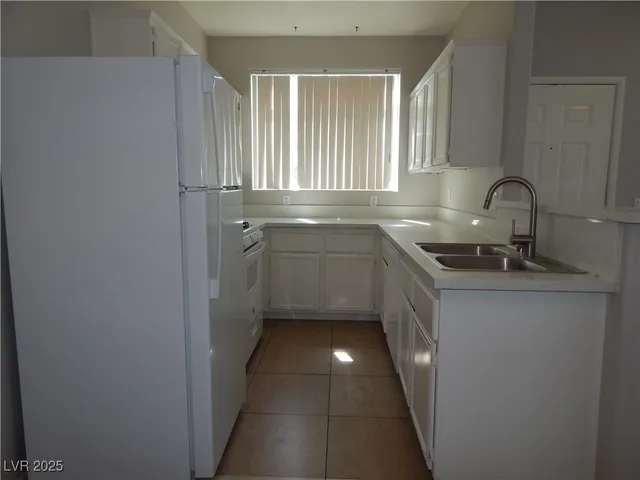 $1,495 | 2201 Ramsgate Drive, Unit 325, Henderson, NV 89074