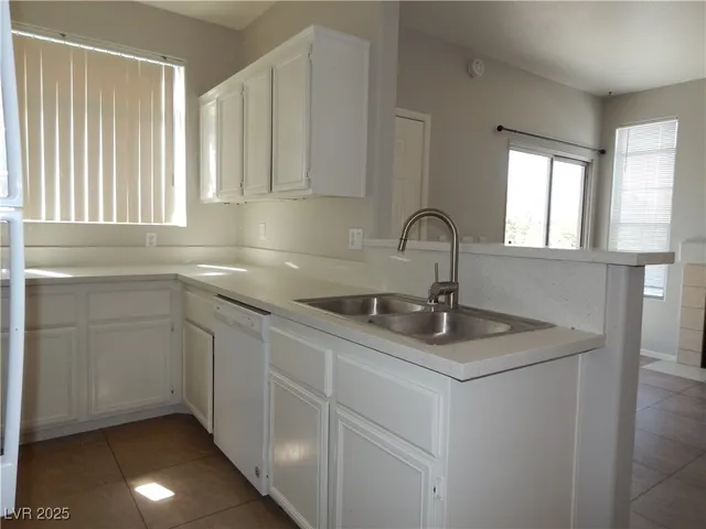 $1,495 | 2201 Ramsgate Drive, Unit 325, Henderson, NV 89074