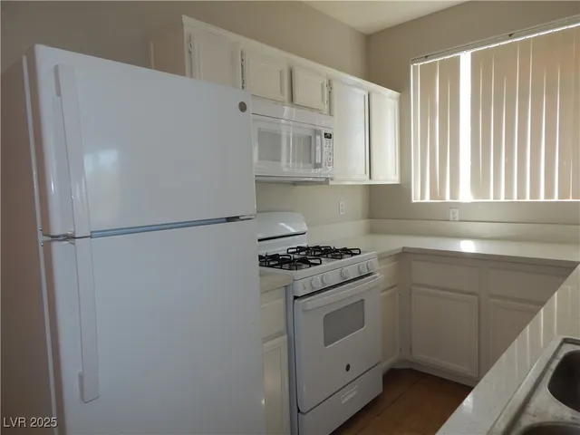 $1,495 | 2201 Ramsgate Drive, Unit 325, Henderson, NV 89074
