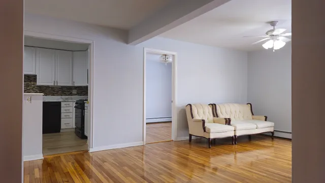 $215,000 | 9588 Terrace Place, Unit 1C, Des Plaines, IL 60016