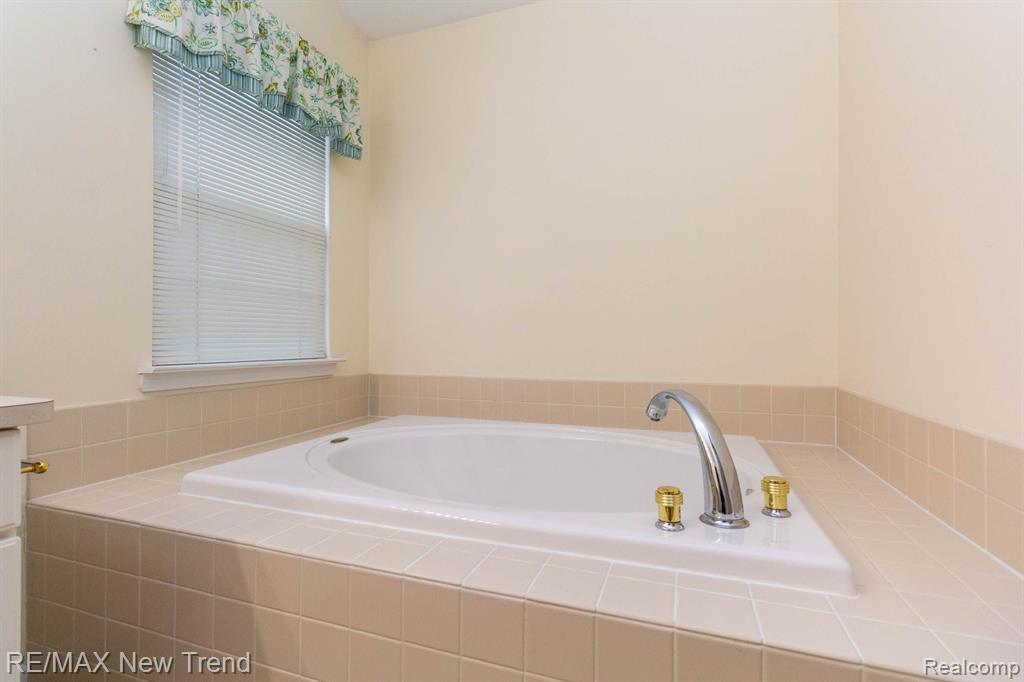 4905 Ravine Court Ann Arbor, MI 48105 - Photo 22 of 46