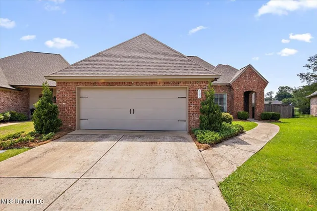 $380,000 | 102 Hampton Chase, Madison, MS 39110