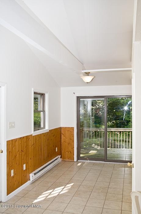 6110 Horatio Road Tobyhanna, PA 18466 - Photo 8 of 29 Upper Level Dinette 1
