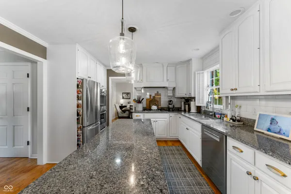 $815,000 | 4410 North Riverside Drive, Columbus, IN 47203