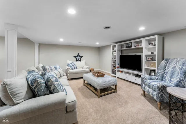 $850,000 | 4410 North Riverside Drive, Columbus, IN 47203