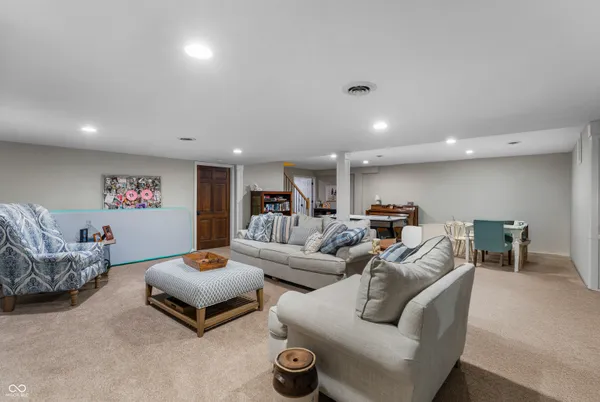 $815,000 | 4410 North Riverside Drive, Columbus, IN 47203