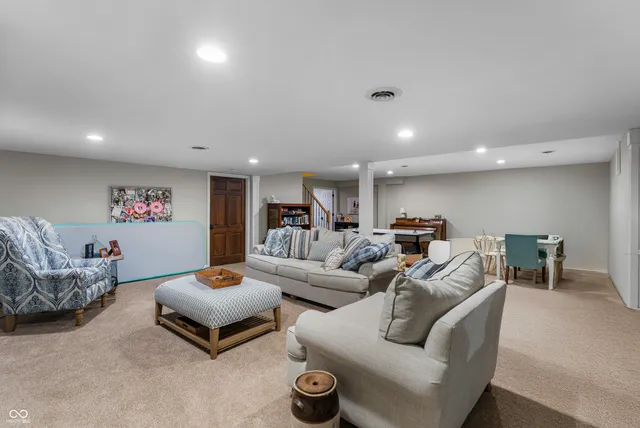 $850,000 | 4410 North Riverside Drive, Columbus, IN 47203