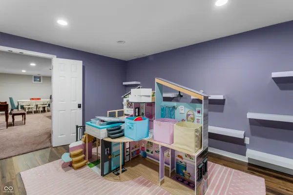 $815,000 | 4410 North Riverside Drive, Columbus, IN 47203