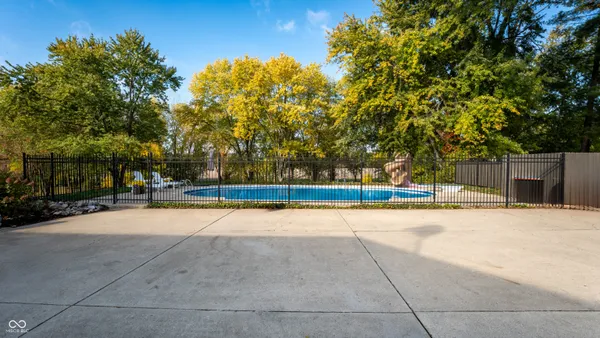 $815,000 | 4410 North Riverside Drive, Columbus, IN 47203
