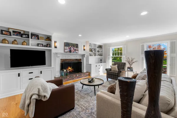 $815,000 | 4410 North Riverside Drive, Columbus, IN 47203