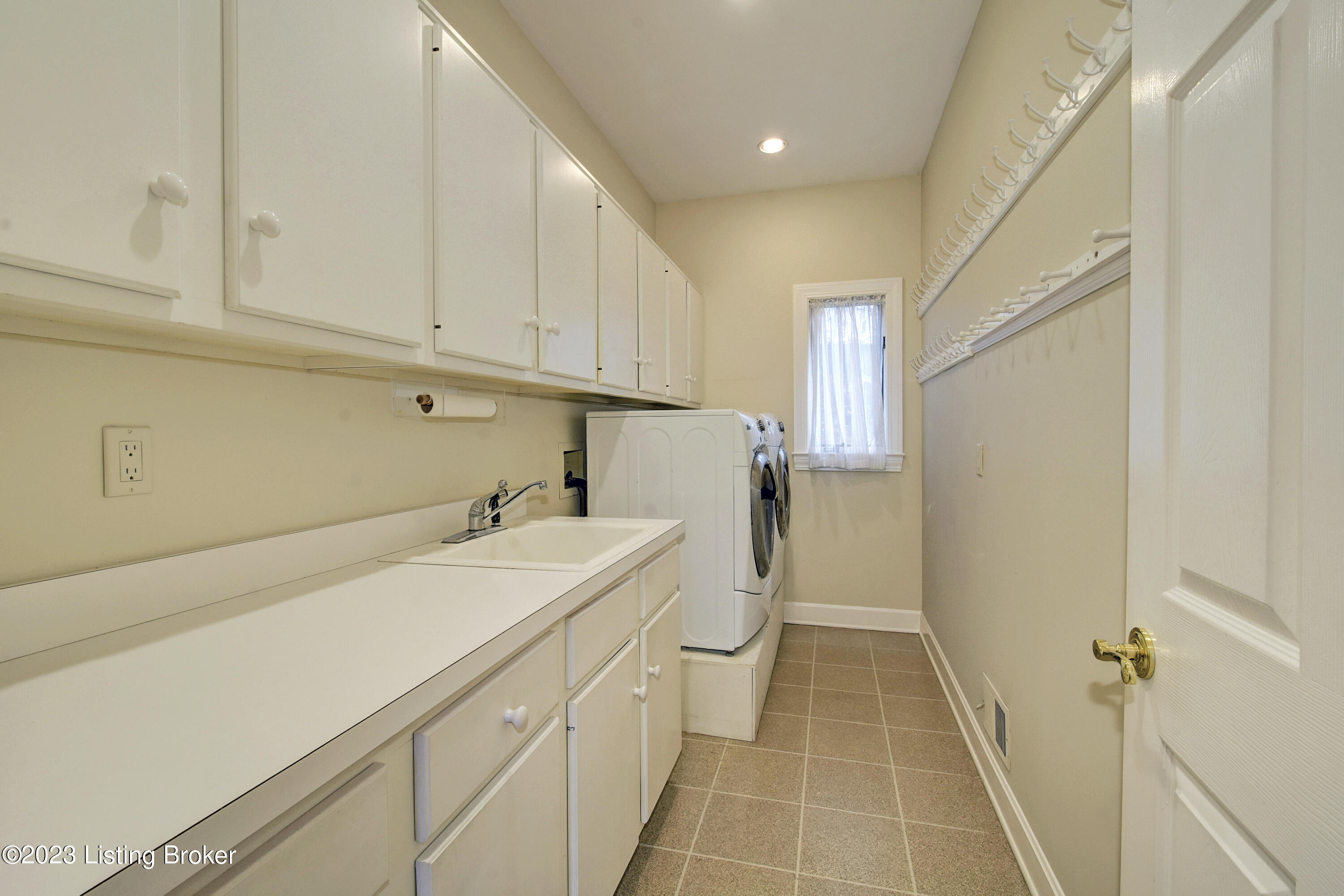 2802 Rivers Edge Road Louisville, KY 40222 - Photo 12 of 44 _DSC0154_6_7