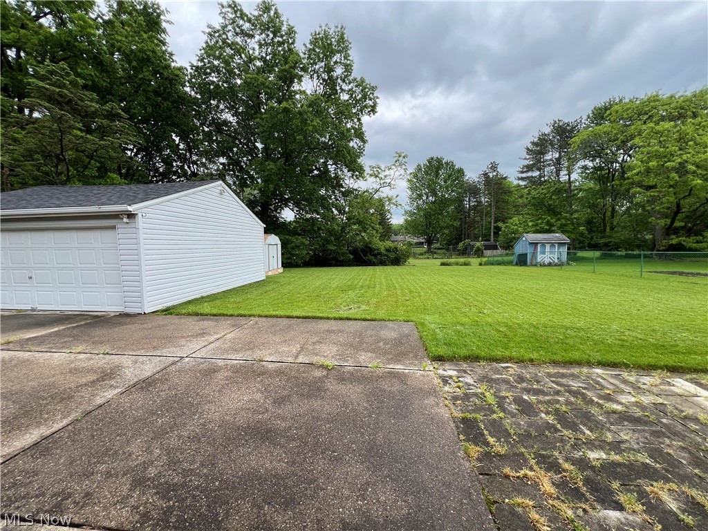 6571 Charles Road North Olmsted, OH 44070 - Photo 20 of 22