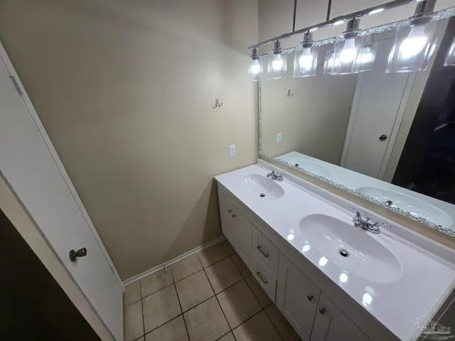 $1,400 | 2303 West Michigan Avenue, Unit B10, Pensacola, FL 32526