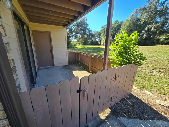 $1,400 | 2303 West Michigan Avenue, Unit B10, Pensacola, FL 32526