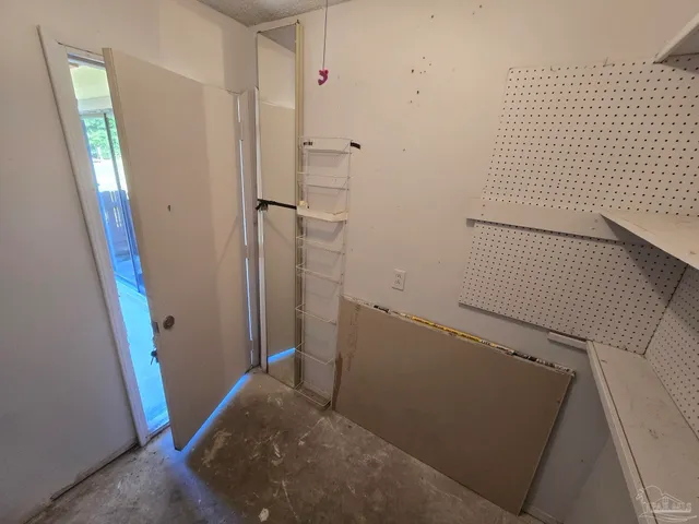 $1,400 | 2303 West Michigan Avenue, Unit B10, Pensacola, FL 32526