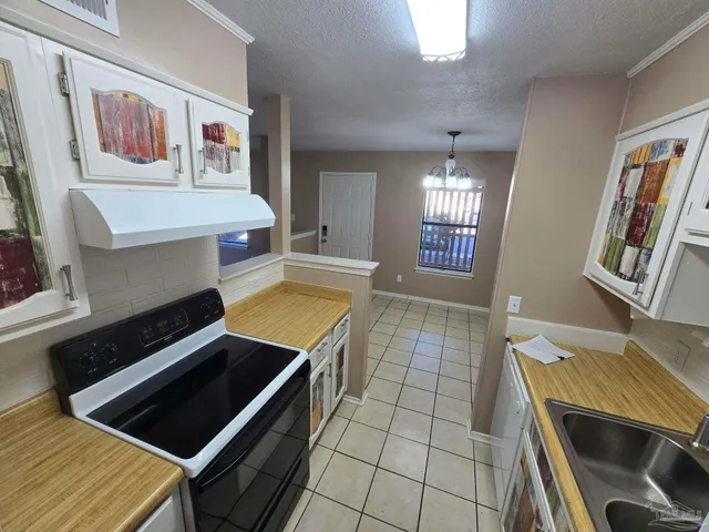 $1,400 | 2303 West Michigan Avenue, Unit B10, Pensacola, FL 32526