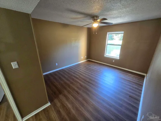 $1,400 | 2303 West Michigan Avenue, Unit B10, Pensacola, FL 32526