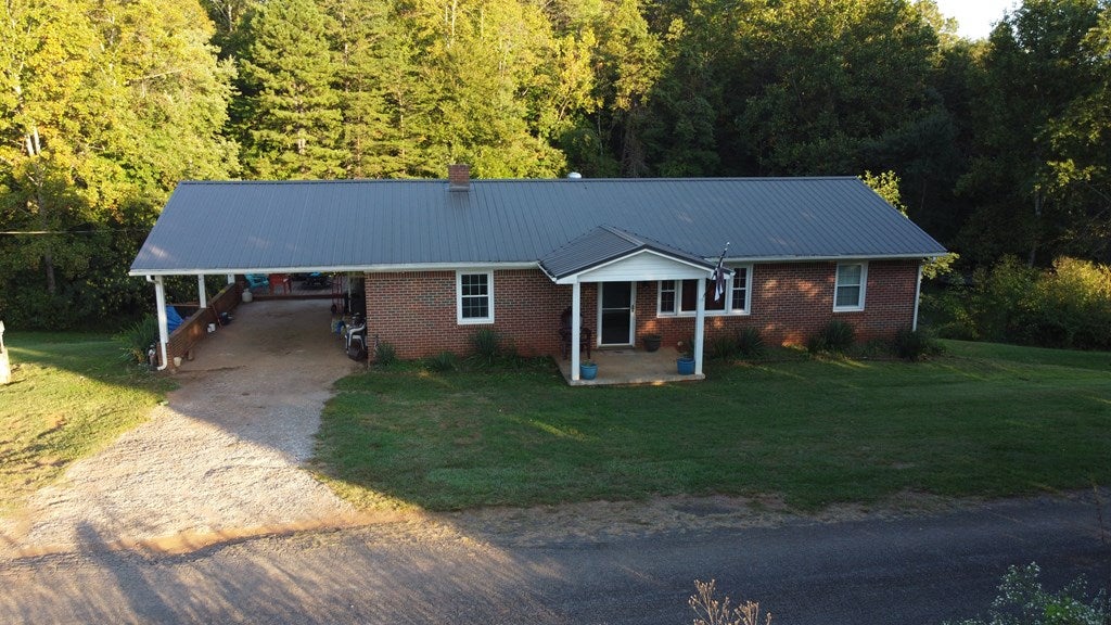 81 Rattle Snake Lane Stuart, VA 24171 - Photo 4 of 38 Gallery Image 4