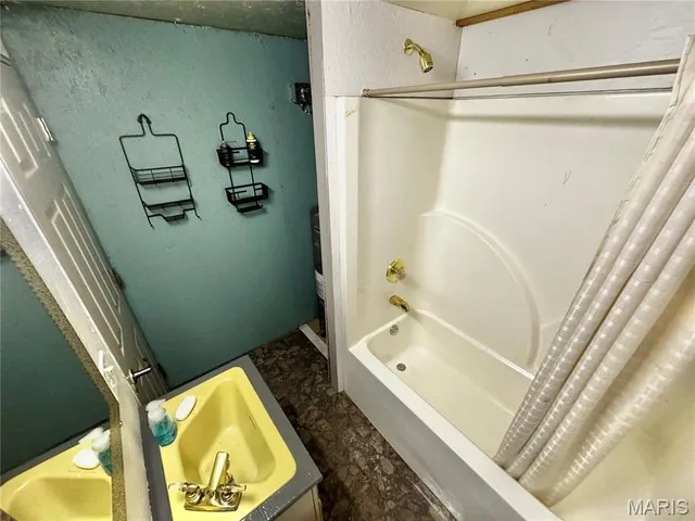 $590,000 | 24129 Granite Avenue, Lewistown, MO 63452