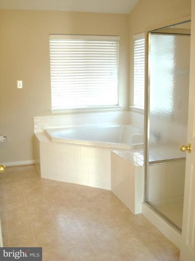 14211 Schaeffer Road Boyds, MD 20841 - Photo 15 of 21 Master Bath
