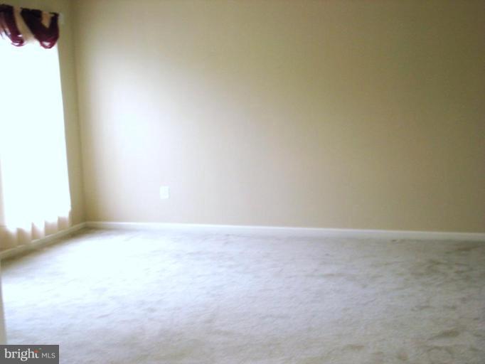 14211 Schaeffer Road Boyds, MD 20841 - Photo 8 of 21 Living Room