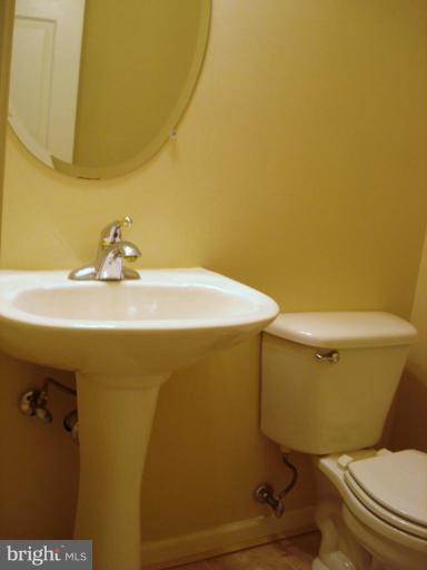 14211 Schaeffer Road Boyds, MD 20841 - Photo 10 of 21 Half Bath 1