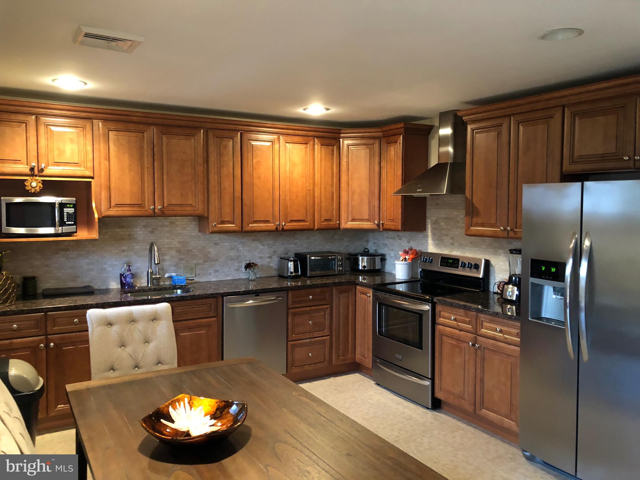 33 Ivory Rock Road Levittown, PA 19057 - Photo 7 of 19 Gallery Image 7