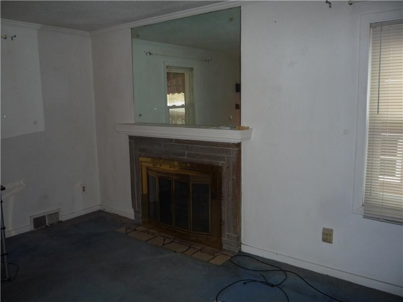 1536 Prospect Road Baldwin, PA 15227 - Photo 2 of 4 Living Room.
