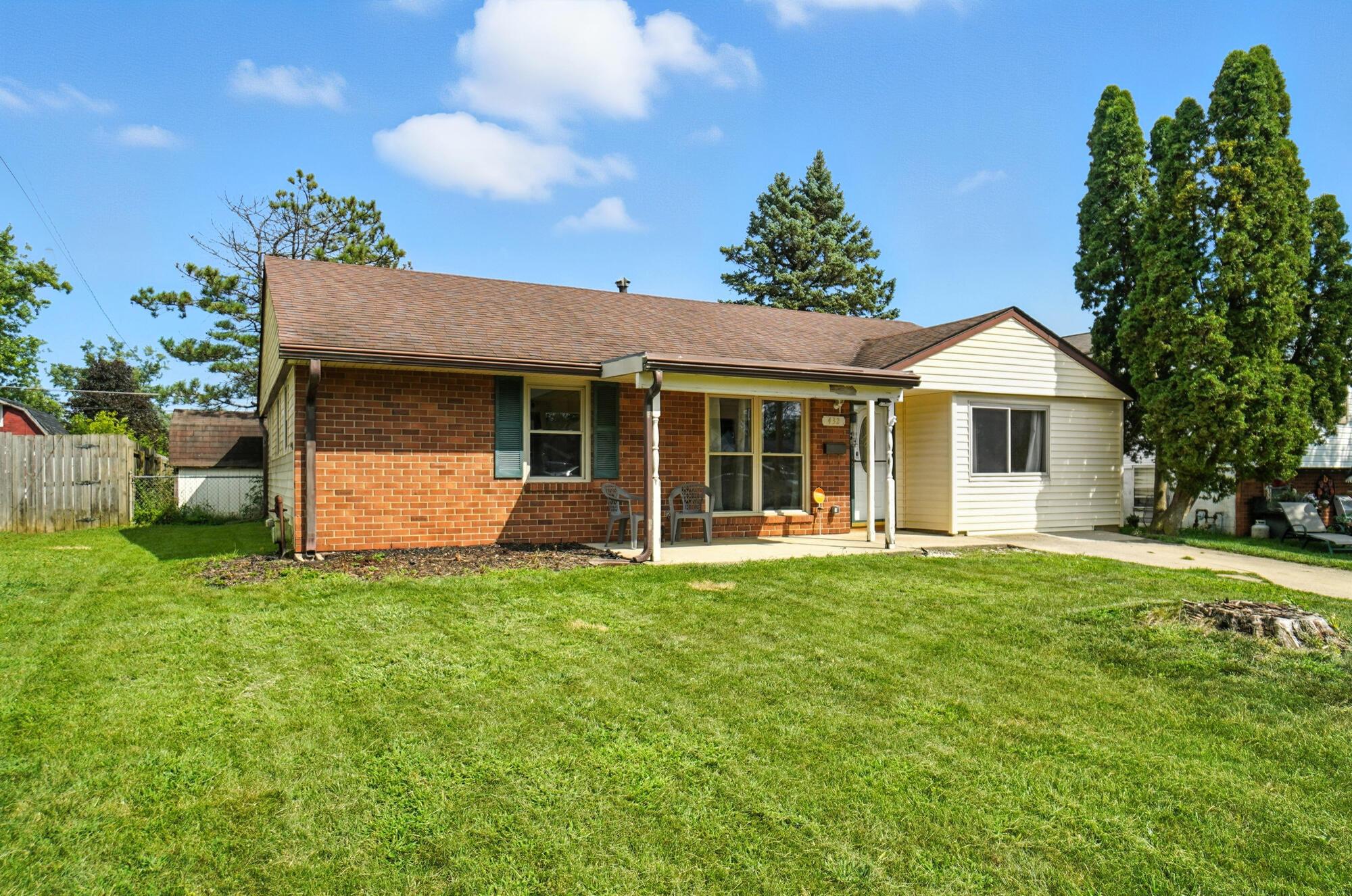 432 Redmond Road Columbus, OH 43228 - Photo 3 of 45 012