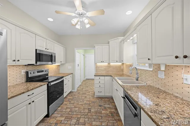 $385,000 | 1675 Lakepointe Estates Drive, O'Fallon, IL 62269