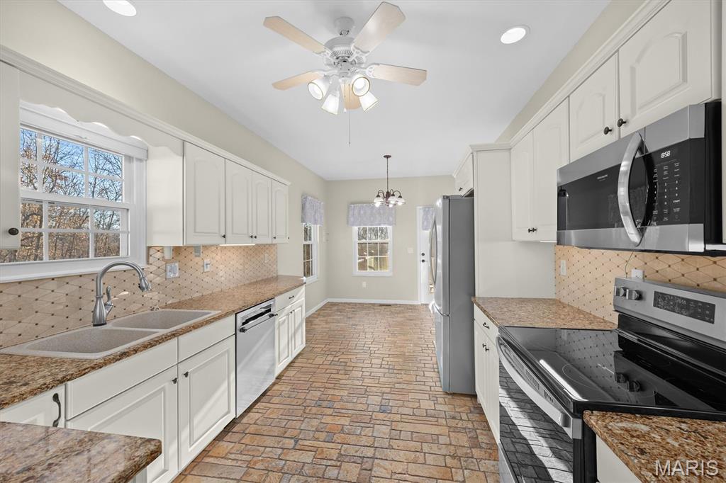 1675 Lakepointe Estates Drive O'Fallon, IL 62269 - Photo 20 of 39