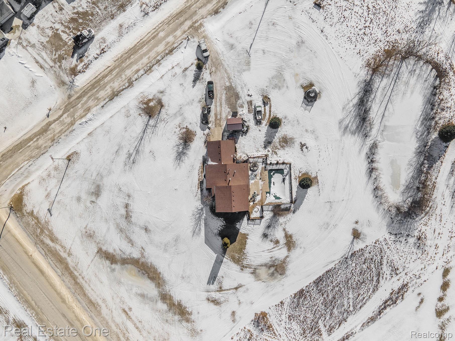 487 Miller Road Allenton, MI 48002 - Photo 5 of 38 DJI_0393.jpg