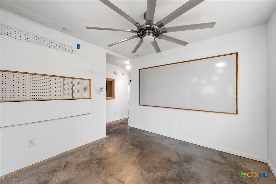 1101 East Walnut Street Waco, TX 76704 - Photo 10 of 17 a view of an empty room