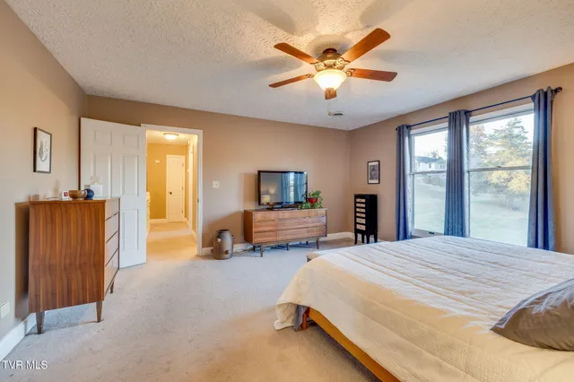 $550,000 | 124 Highland Hills Drive, Gray, TN 37615