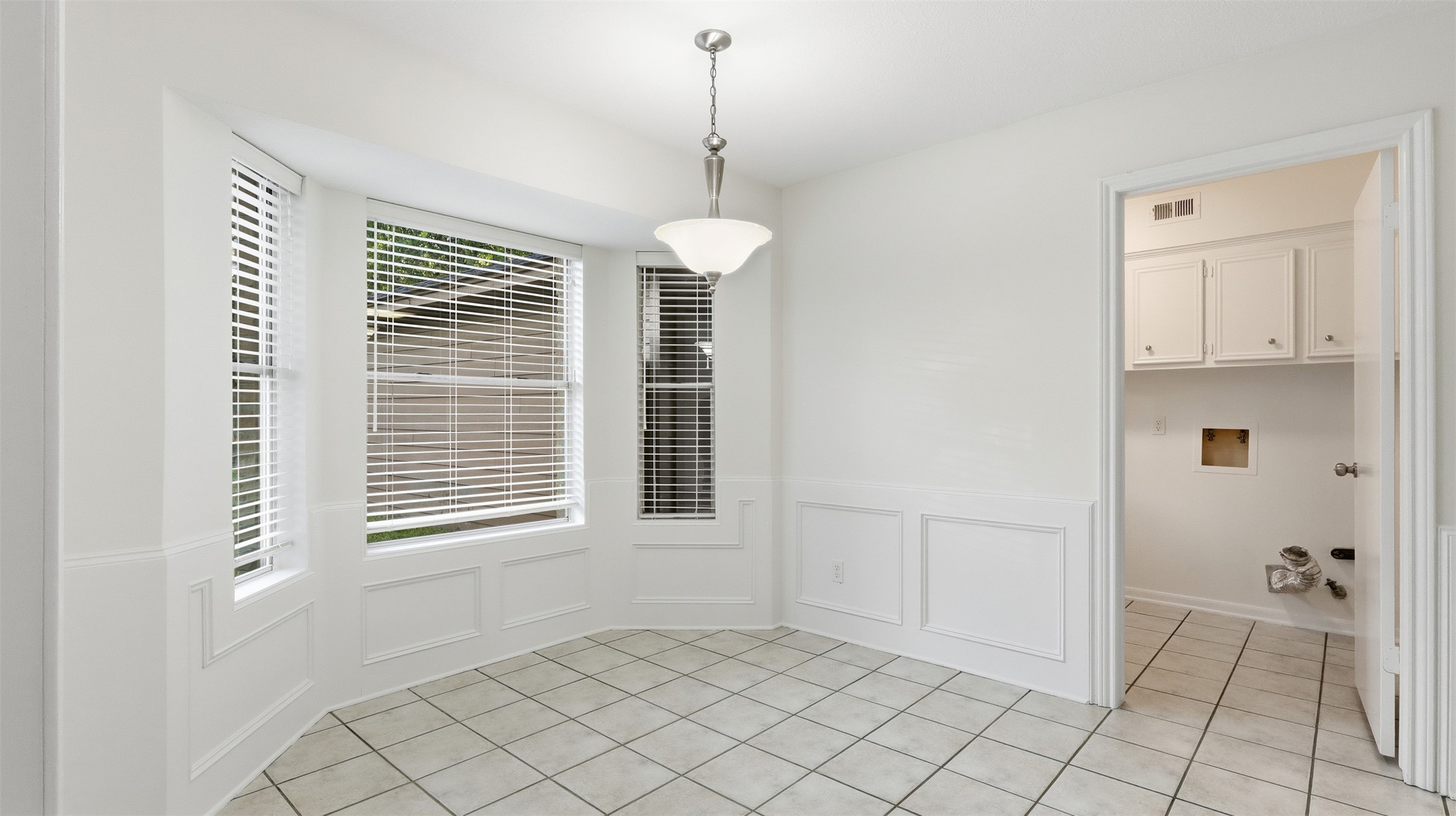 2715 Wild Ridge Drive Kingwood, TX 77339 - Photo 6 of 32 a view of an empty room with window