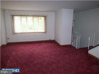 10821 Academy Road Philadelphia, PA 19154 - Photo 2 of 12 Living Room