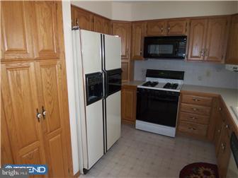 10821 Academy Road Philadelphia, PA 19154 - Photo 7 of 12 Kitchen