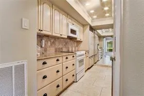 $3,000 | 587 Beau Chene Drive, Mandeville, LA 70471